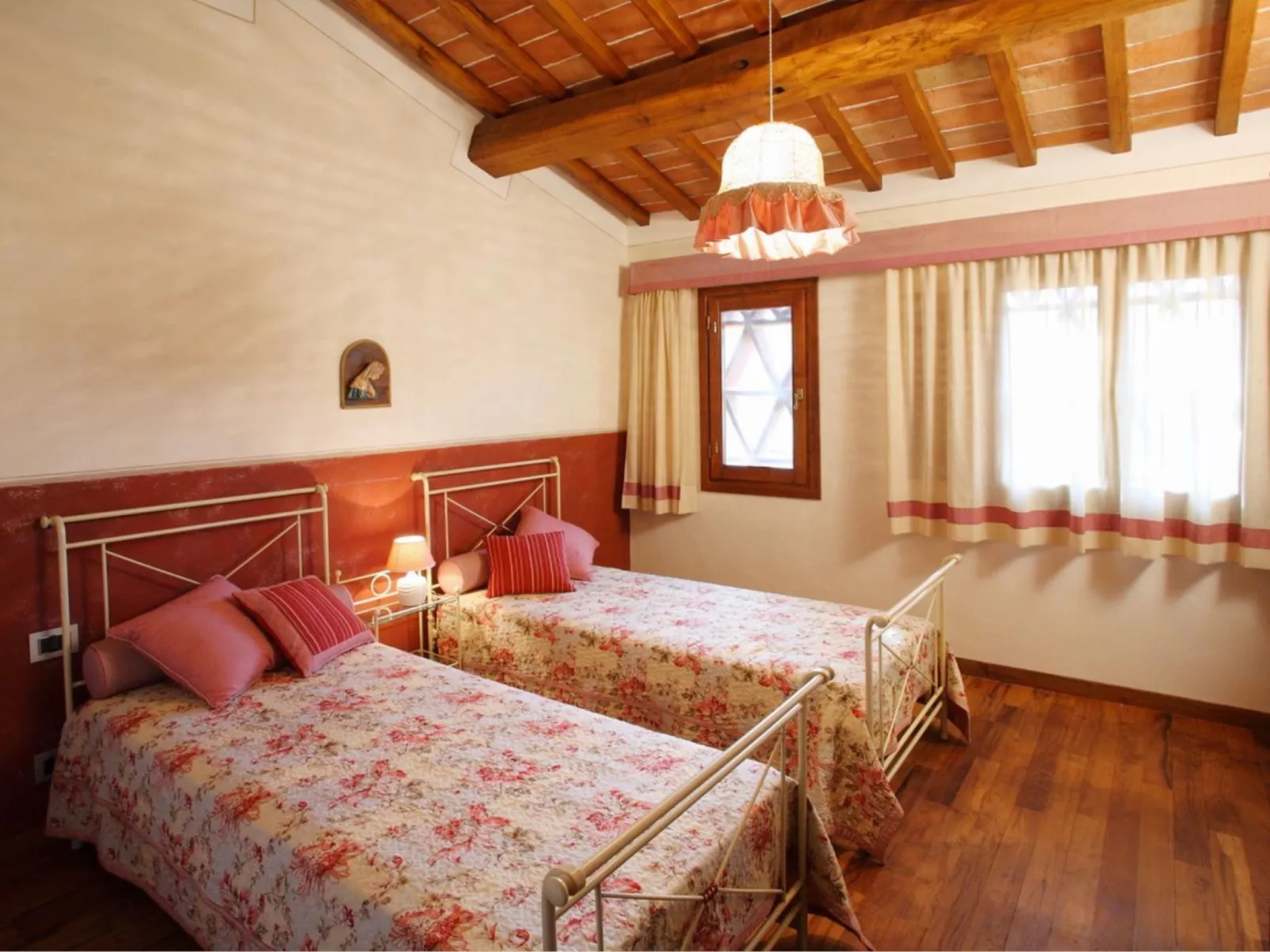 Villa mit privatem Pool und Wellnessbereich-Inside