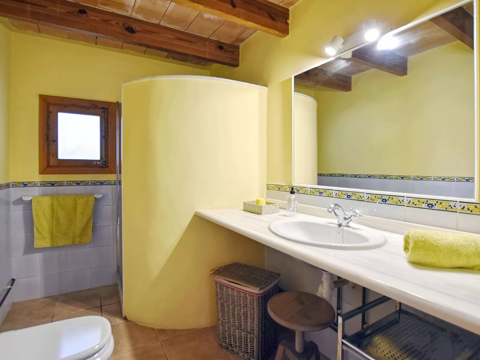 Finca mit Bergblick, Schwimmbad und Klimaanlage.-Image-tags.info