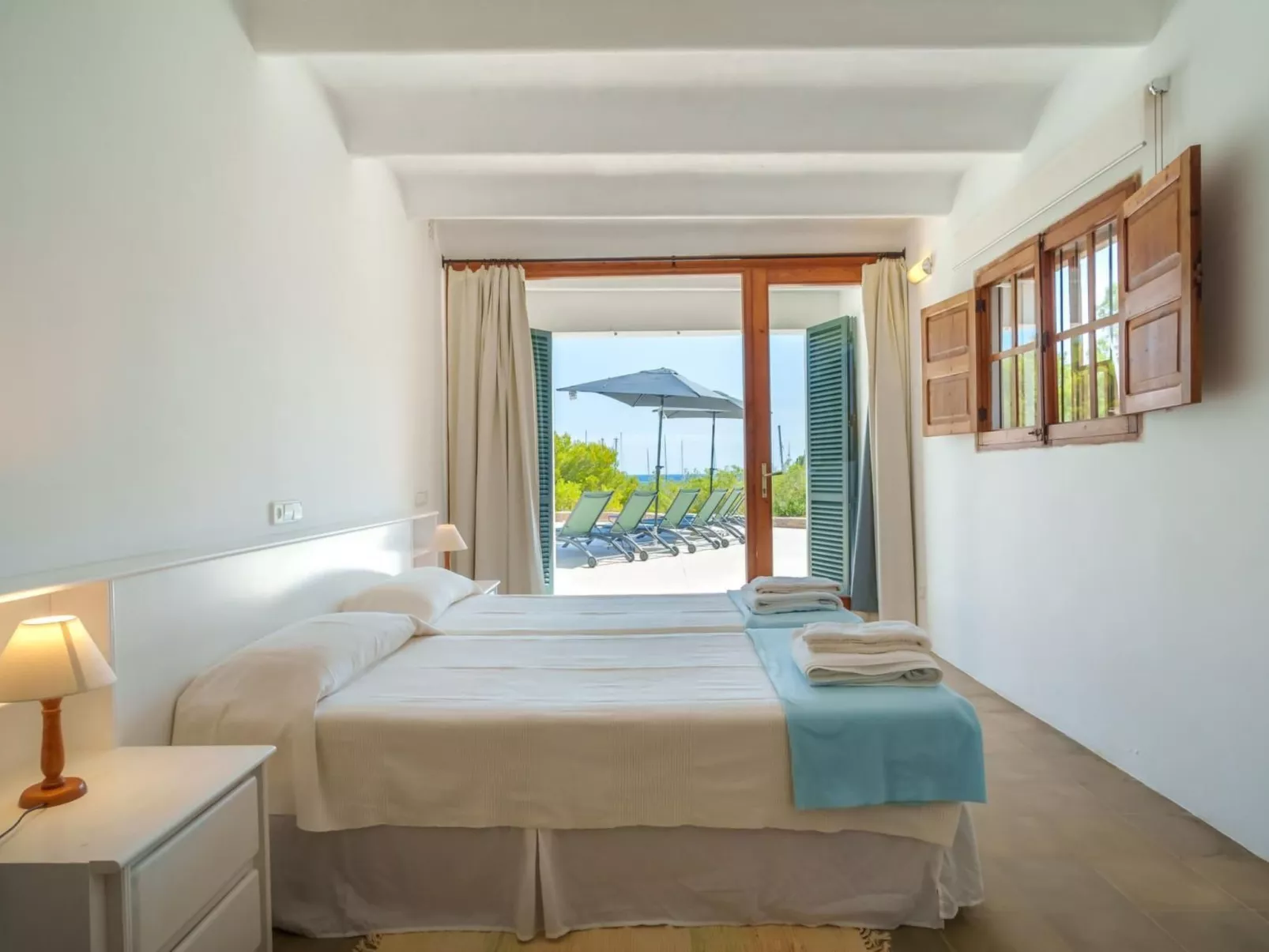 Beeindruckende Villa mit Meerblick und Schwimmbad-Image-tags.info