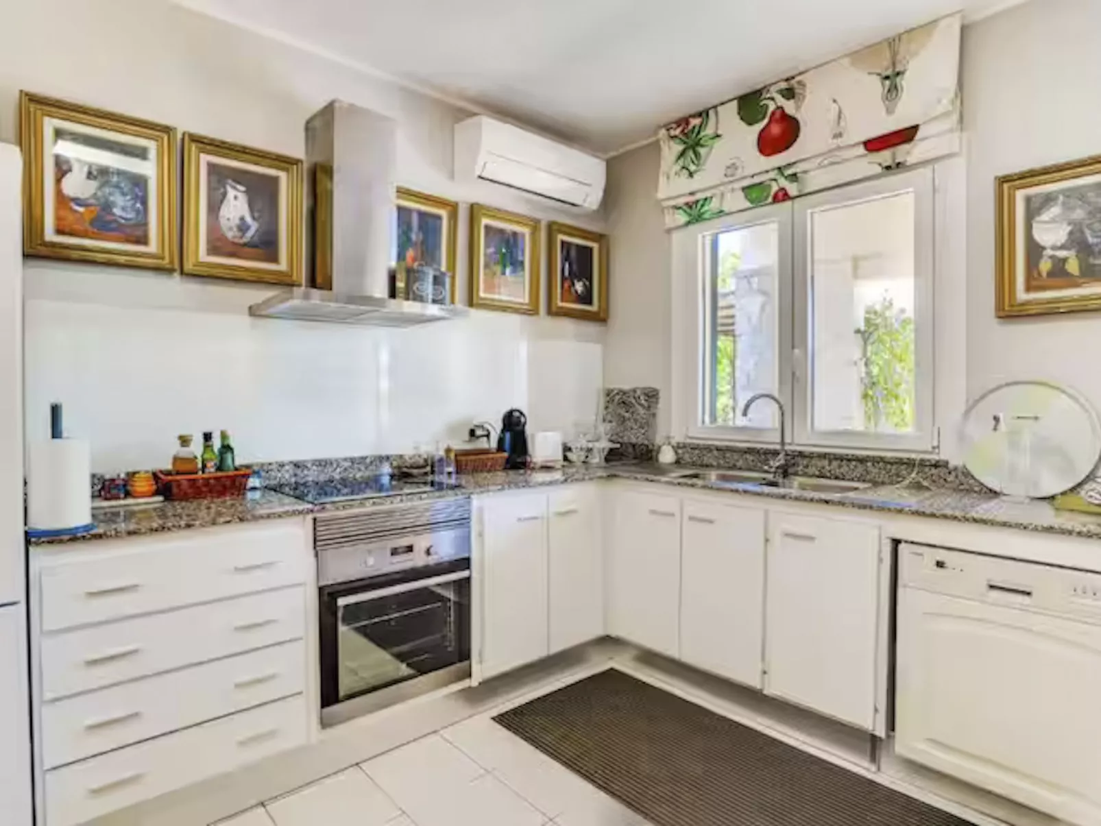 Villa mit Pool in Cala Estancia, nahe Palma-Inside