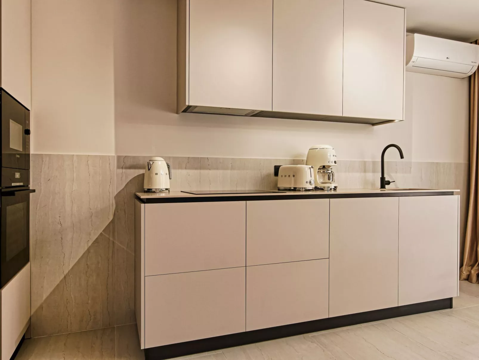 "Designer Oasis"-Drinnen