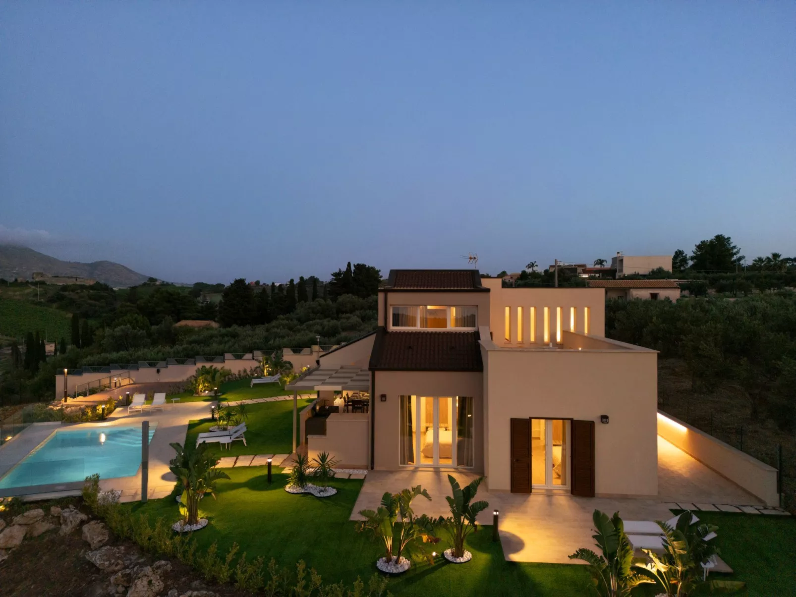 Villa mit Panoramablick auf das Meer, umgeben von der Natur-Dehors