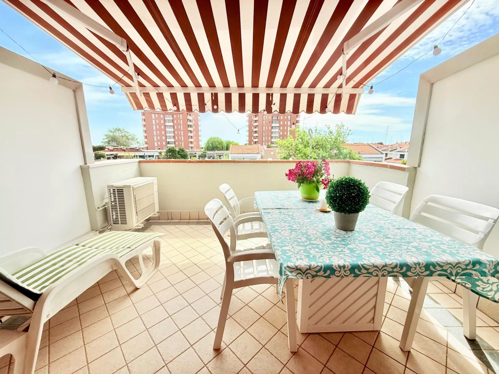 Hübsches Studio-Apartment 250 m vom Meer entfernt, direkt im Zentrum-Dedans