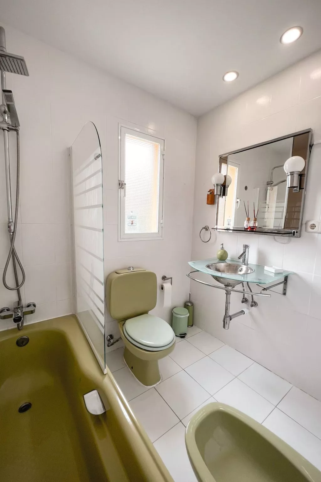 Schöne Villa, großer Pool und Garten-Image-tags.info