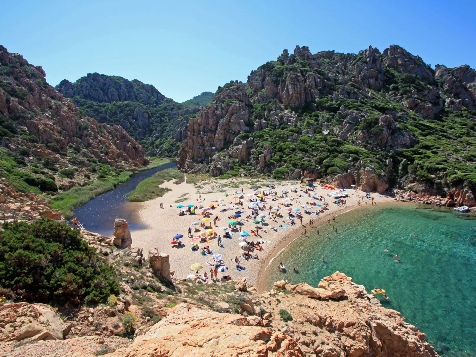 Dreizimmerwohnung mit Panoramablick in Costa Paradiso-Area