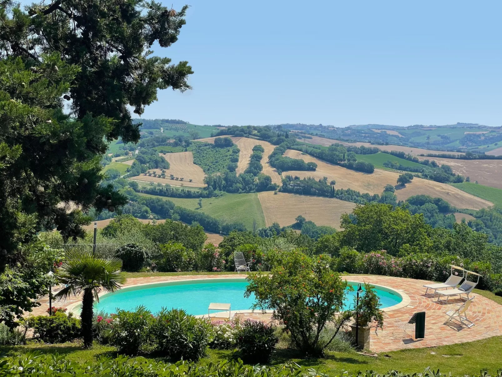 Casa Zefiro Marche Holiday Villas, privater Pool-Dehors