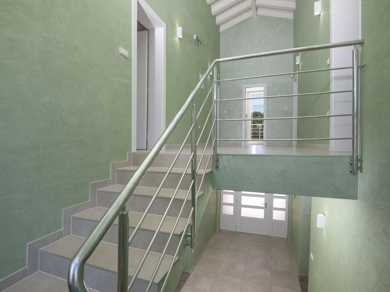 Unknown Accommodation-Dedans