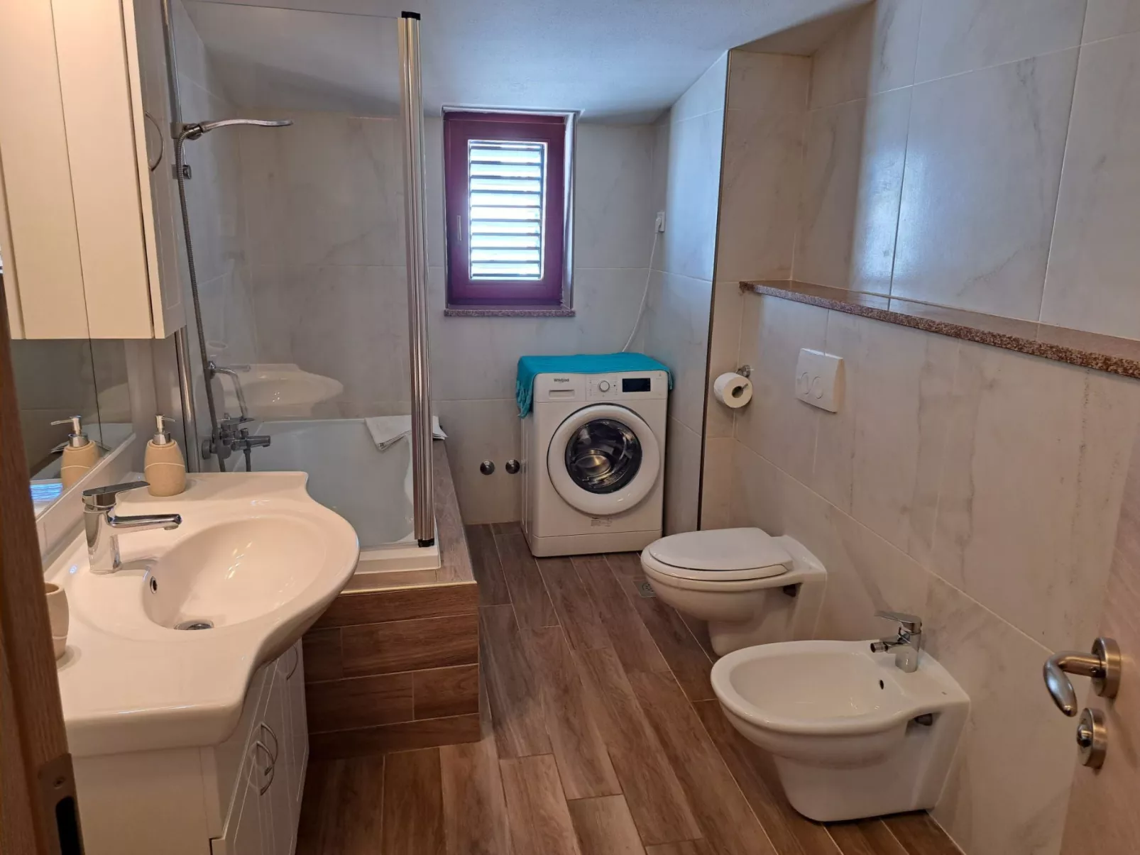 Apartment mit drei Schlafzimmern und Meerblick-Dedans