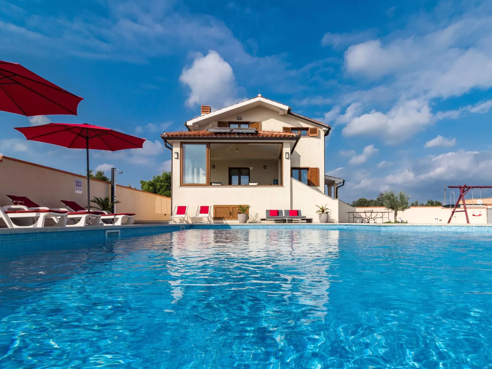 Nettes Ferienhaus in Pomer mit Privatem Pool-Dehors