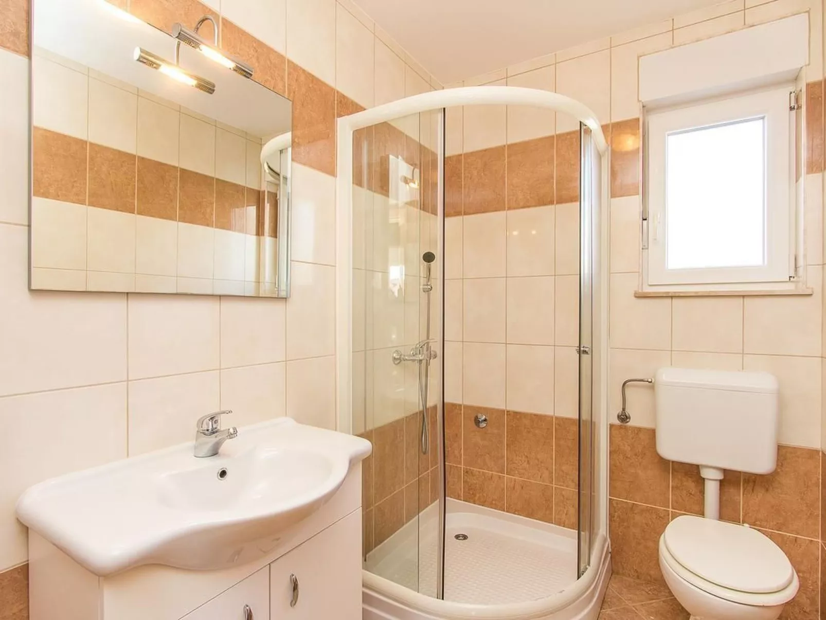 Für 4 Personen ca. 40 m&sup2; in Medulin, Istrien (Medulin und Umgebung)-Image-tags.info