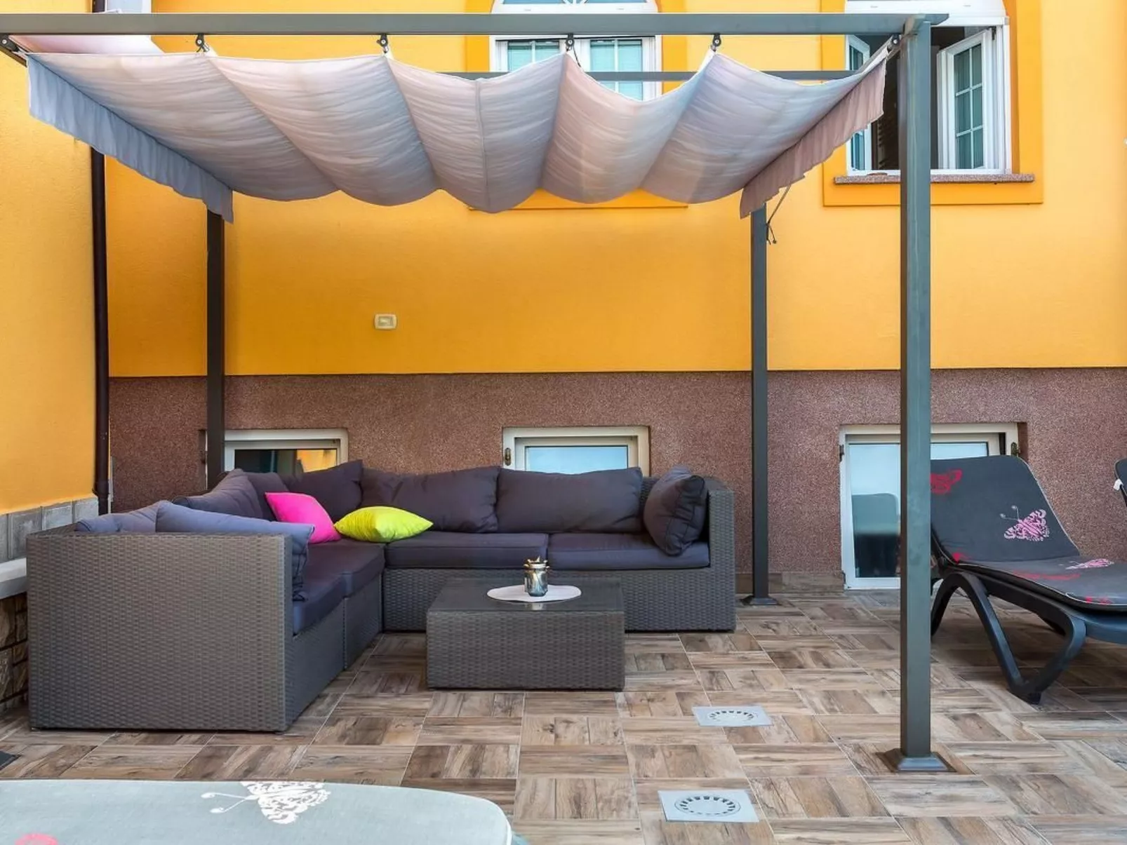 2-Schlafzimmer-Wohnung mit gemeinsamem Schwimmbad-Drinnen