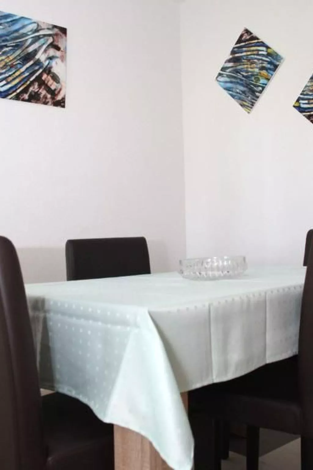 Wohnung im ersten Stock mit Blick aufs Wasser-Drinnen