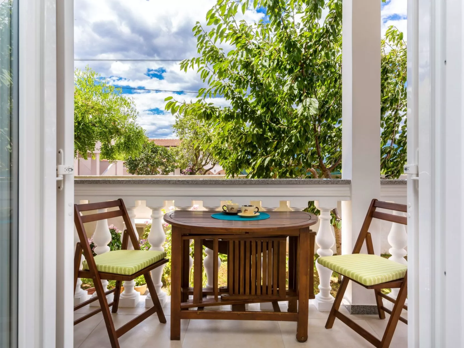 Tia, Wohnung mit Pool-Outside