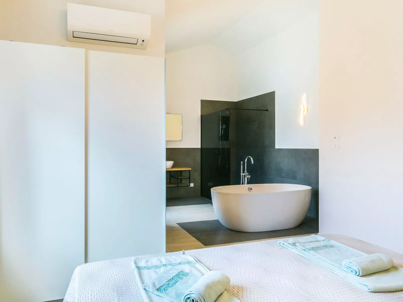 "Suzy" mit privatem Pool-Inside