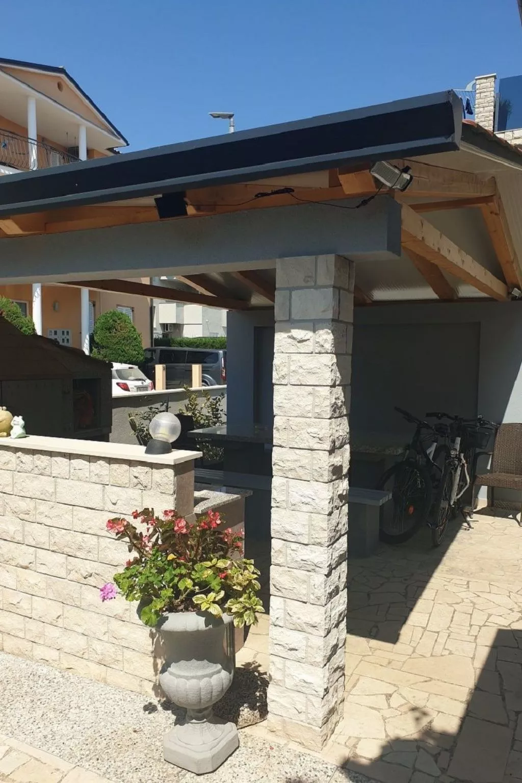 Wohnung "First" mit Terrasse-Draußen