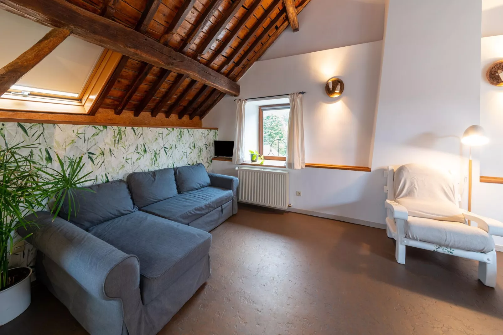 Magnifique habitation pour 5 adultes avec piscine intérieure-Living room