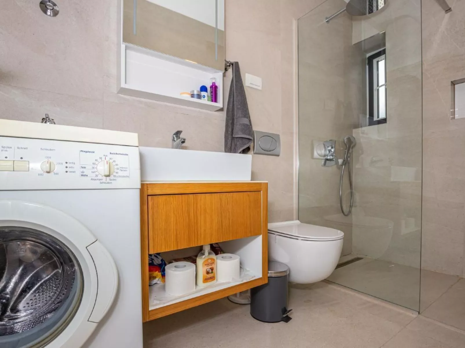 Apartment Emilia-Inside