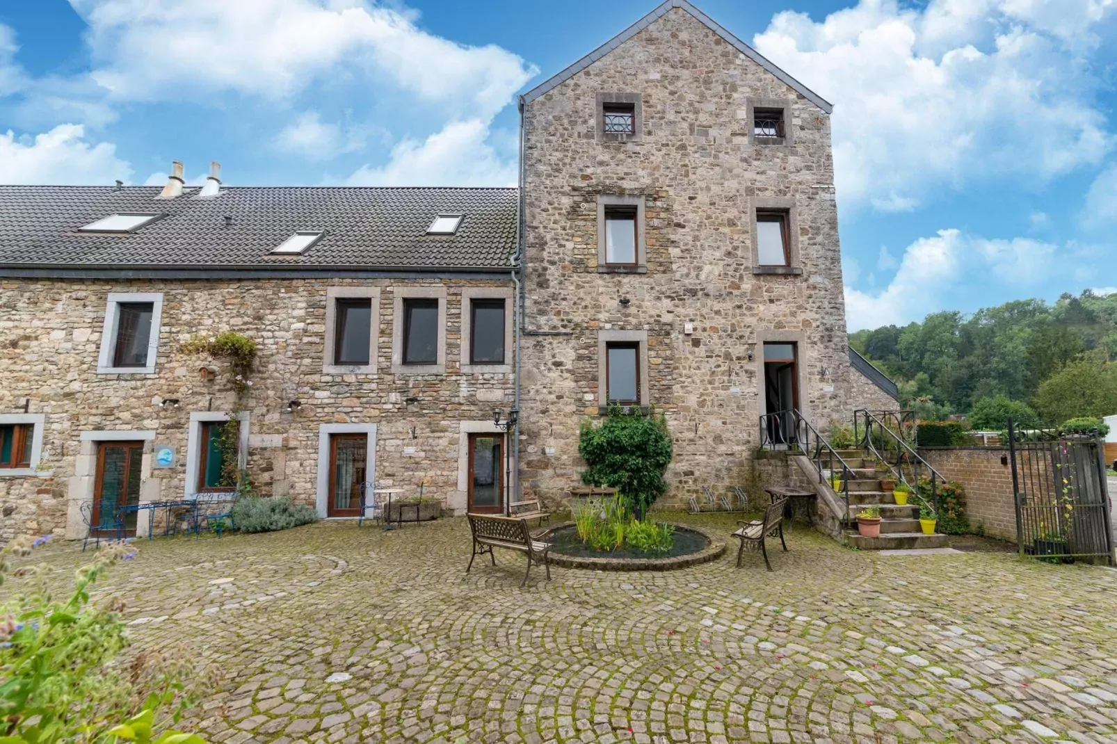 Magnifique habitation pour 5 adultes avec piscine intérieure-Exterior summer