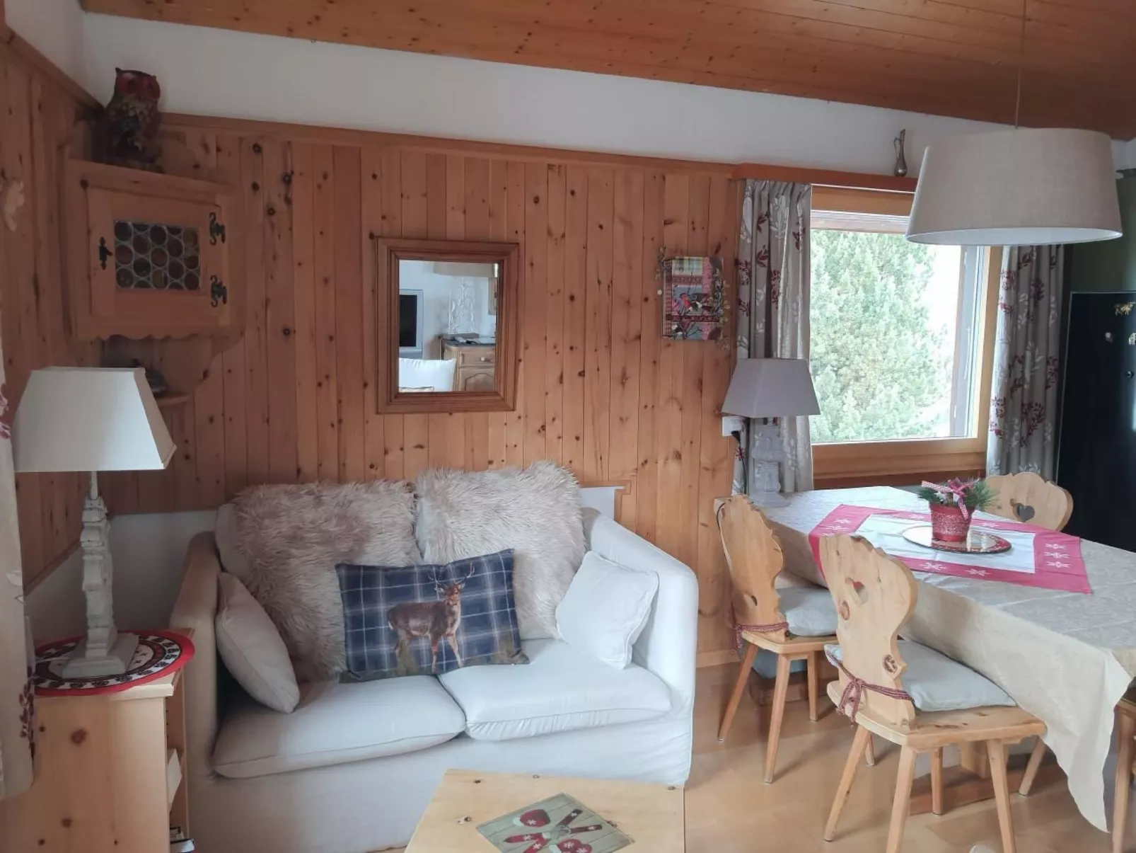 Chesa Azalee 10-Inside