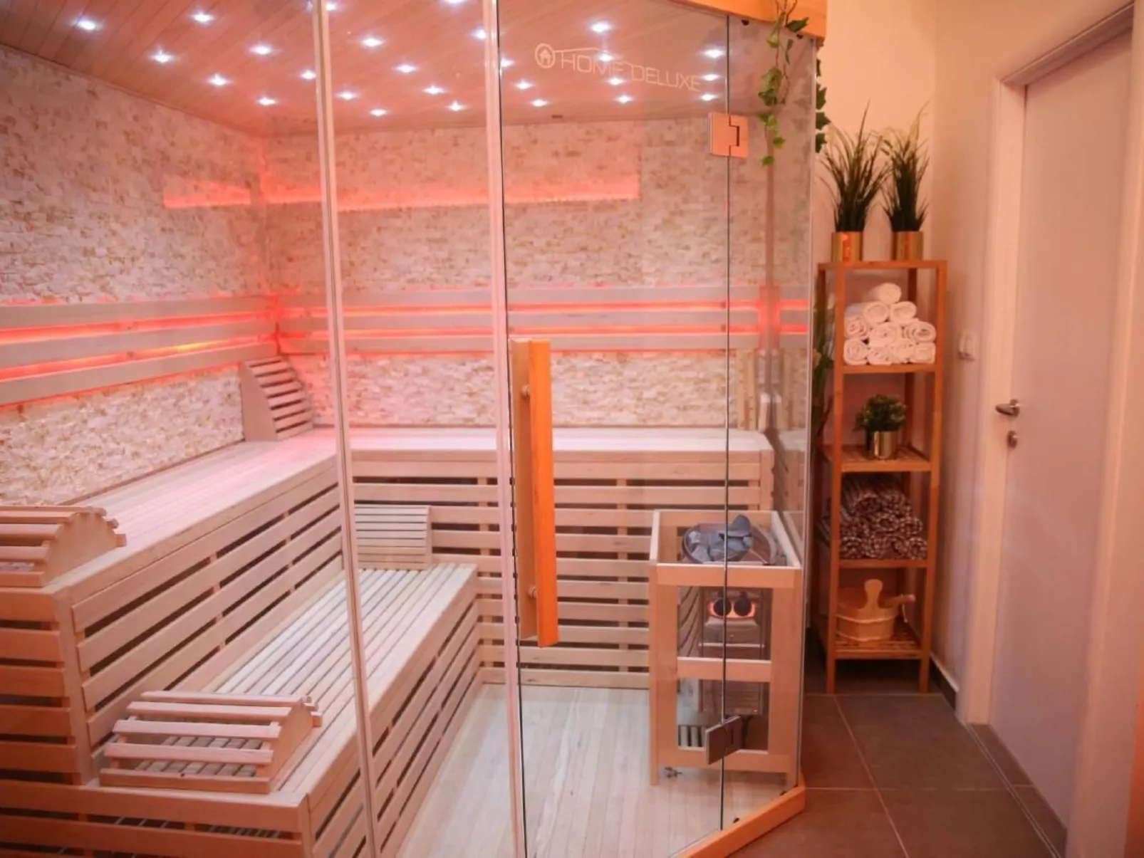 Mit Hot Tub-Image-tags.info