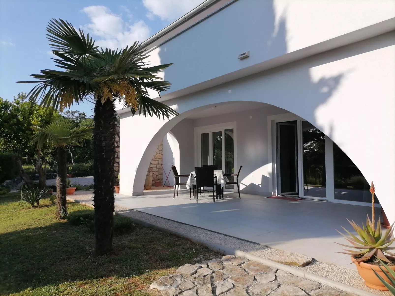 Wohnung "Nada" mit Terrasse-Outside