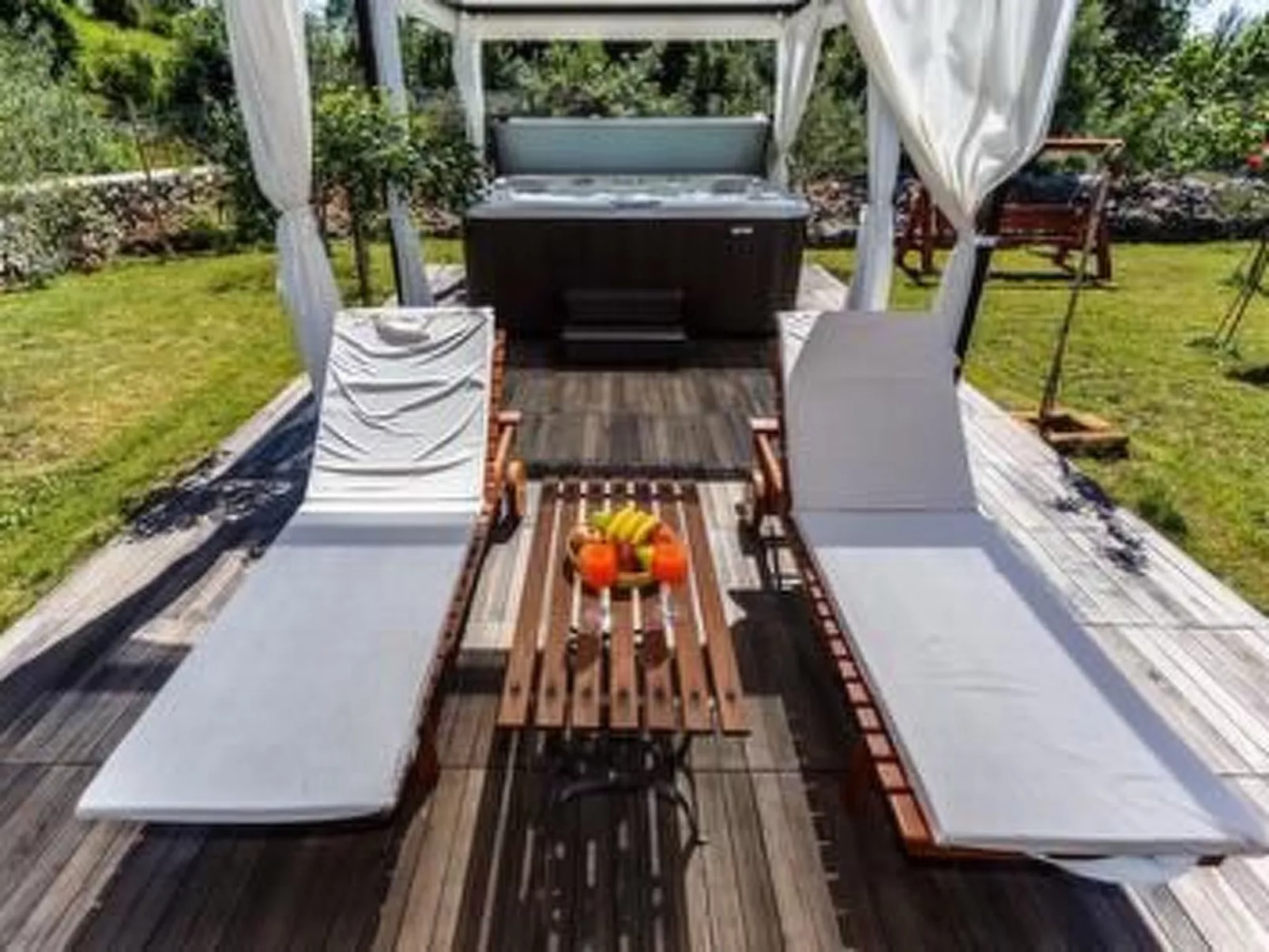 "VillaTonka auf der Insel Krk, Malinska"-Dehors