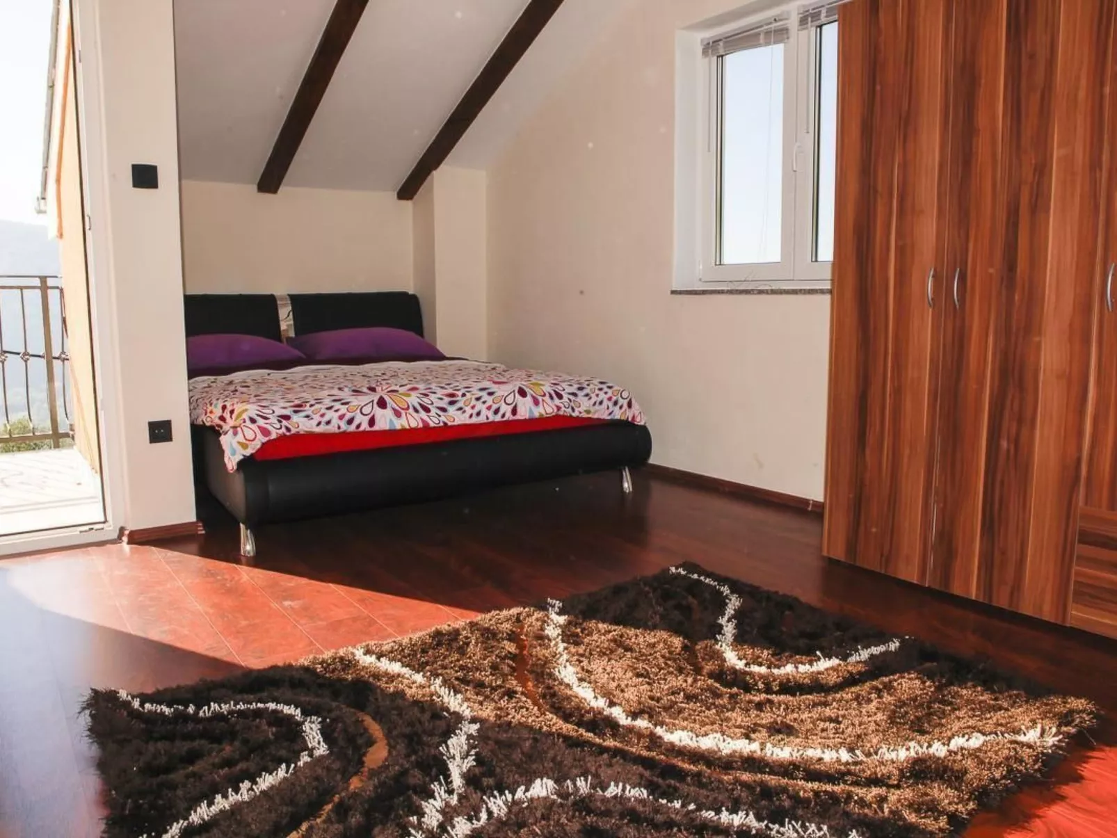 Großes Ferienhaus mit eigenem Pool und Terrasse-Inside