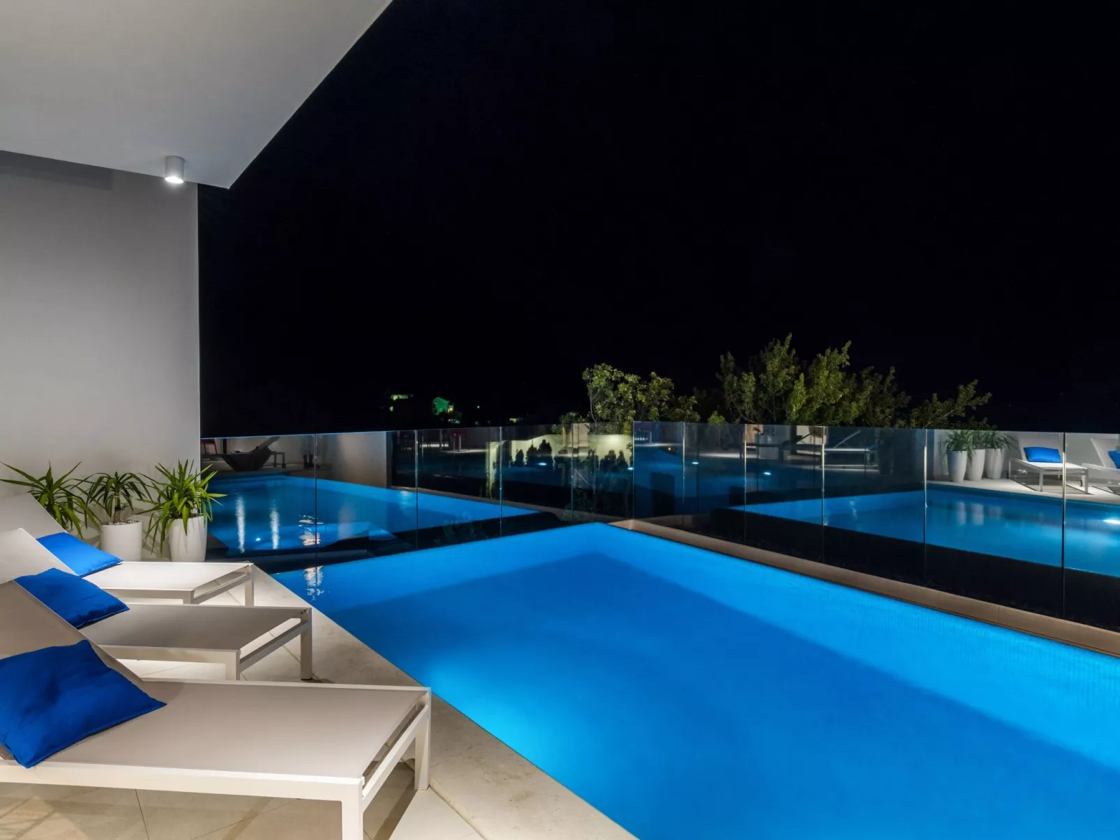 Schöne Villa Zvizdan mit Infinity-Pool-Outside