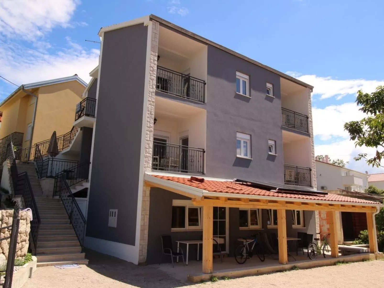 In Baška mit Eigenem Balkon-Dedans