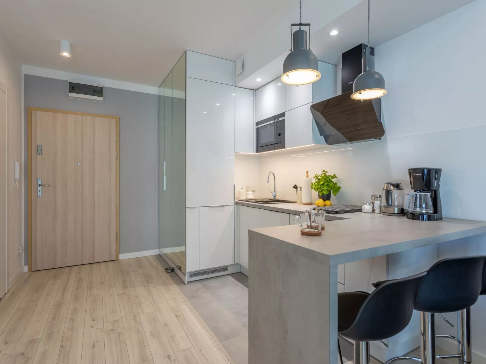 Lichtdurchflutete Ferienwohnung Bianco am Meer-Image-tags.info