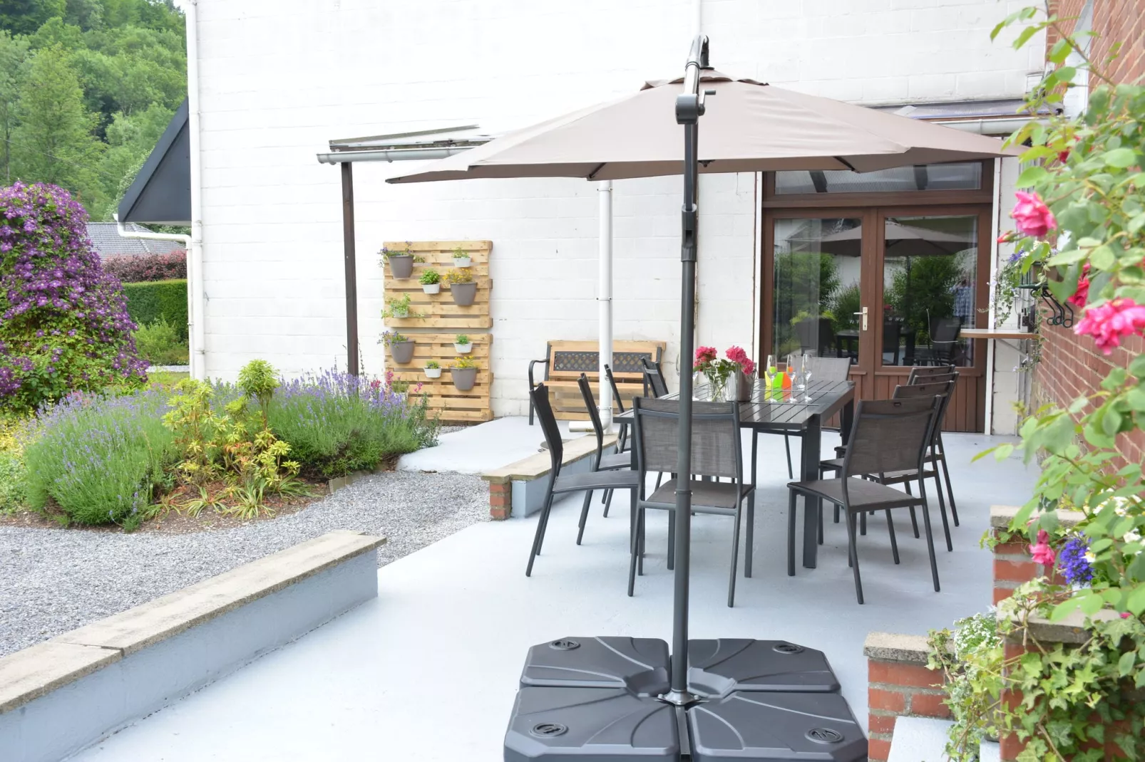 Nelly's-Terrace balcony