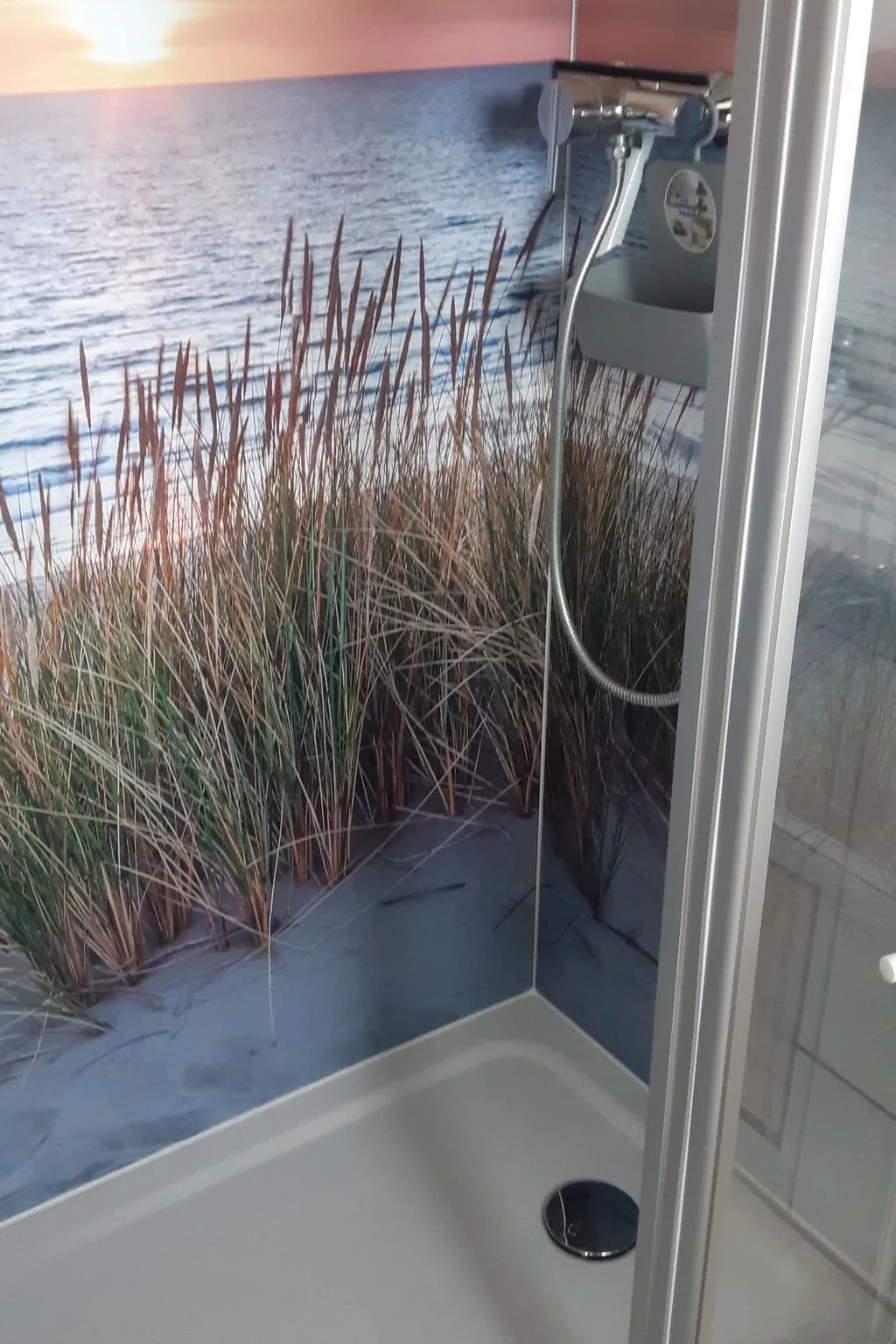 In Burhave mit Terrasse und Grill-Draußen