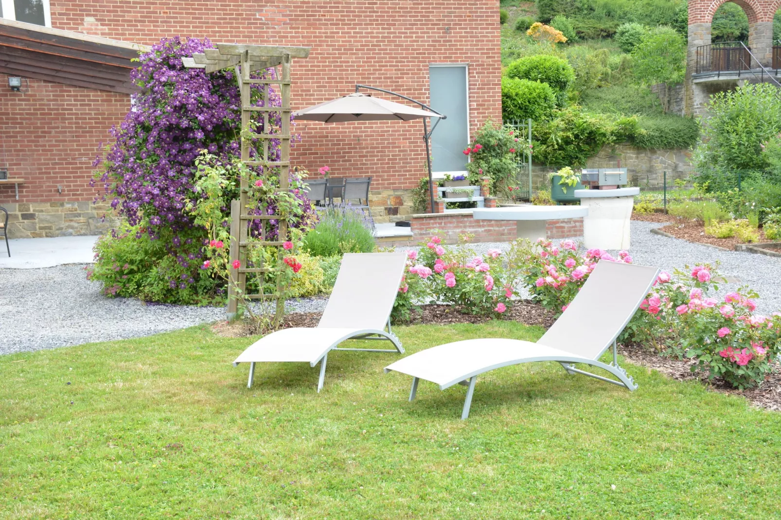 Nelly's-Gardens summer