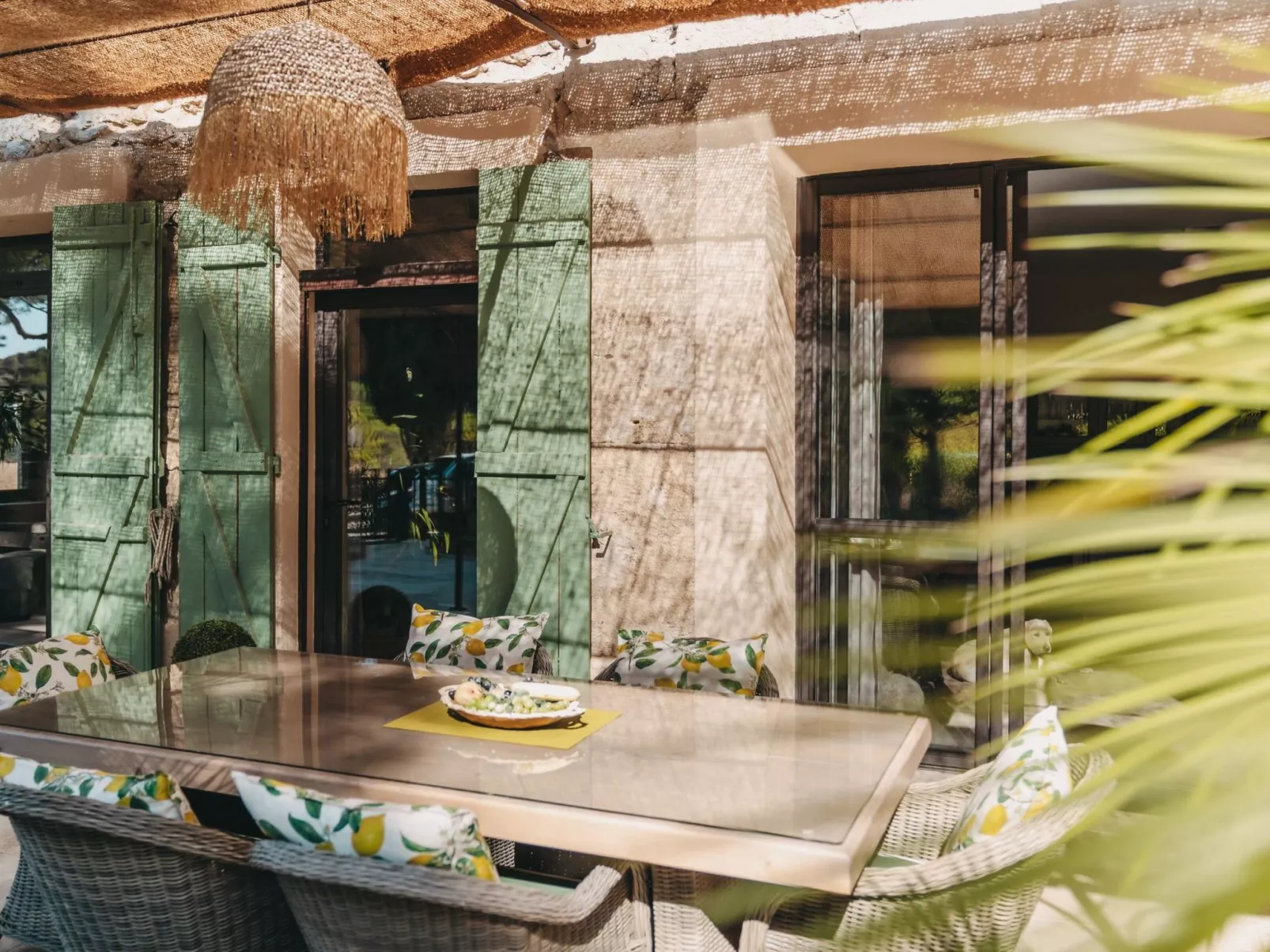 Charmante Ferienwohnung mit Terrasse und Pool-Draußen