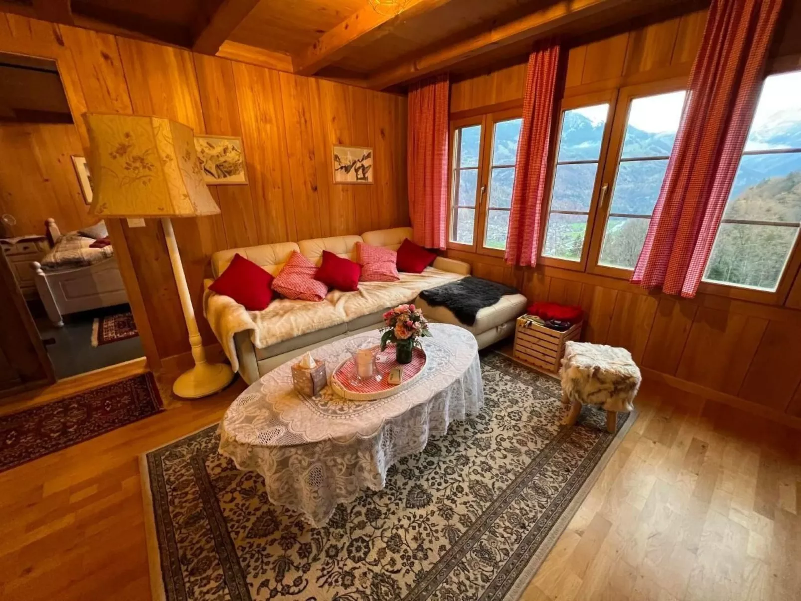 House in the Clouds-Dedans