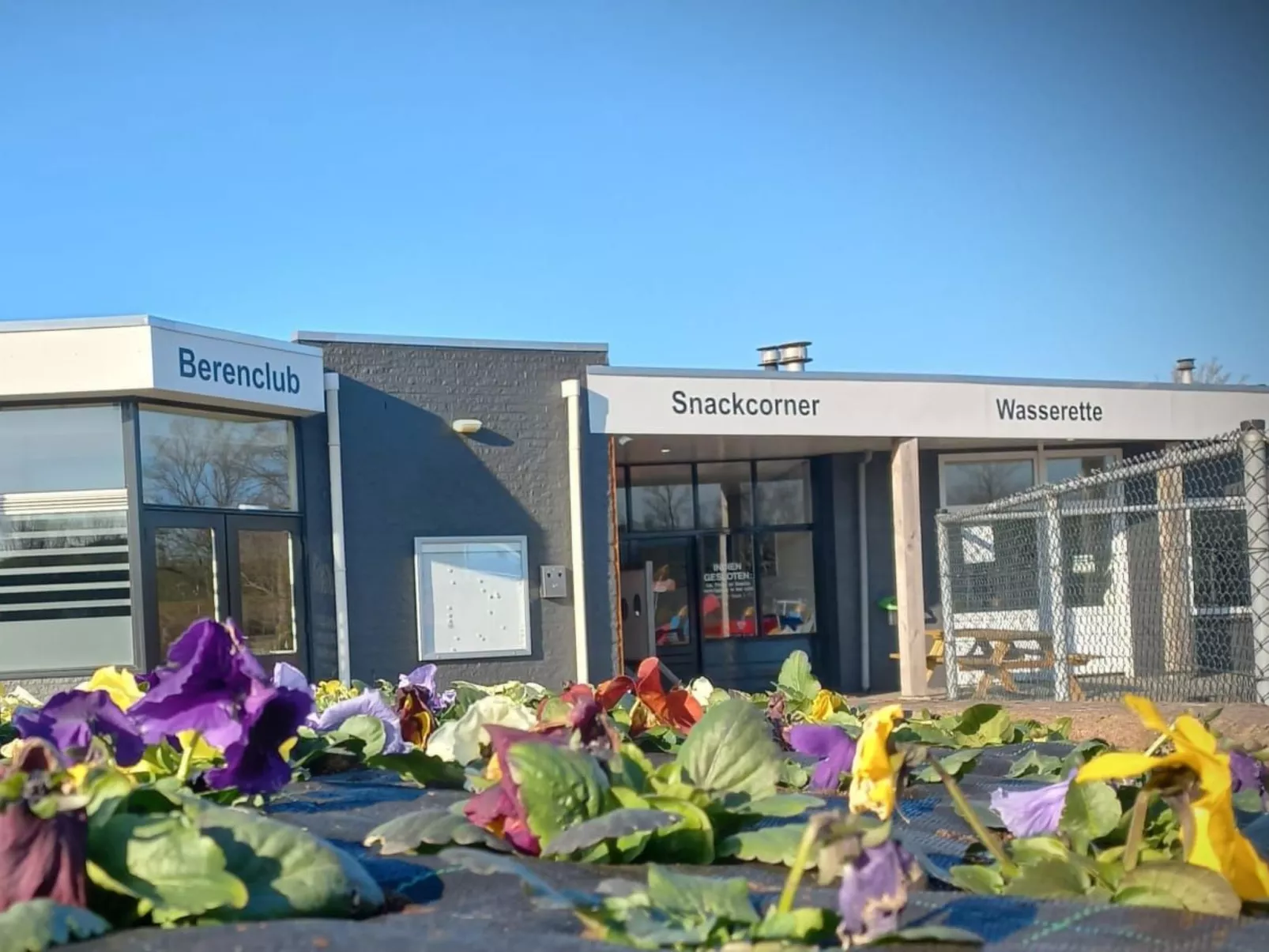 Gemütliches Chalet mit Terrasse-Draußen