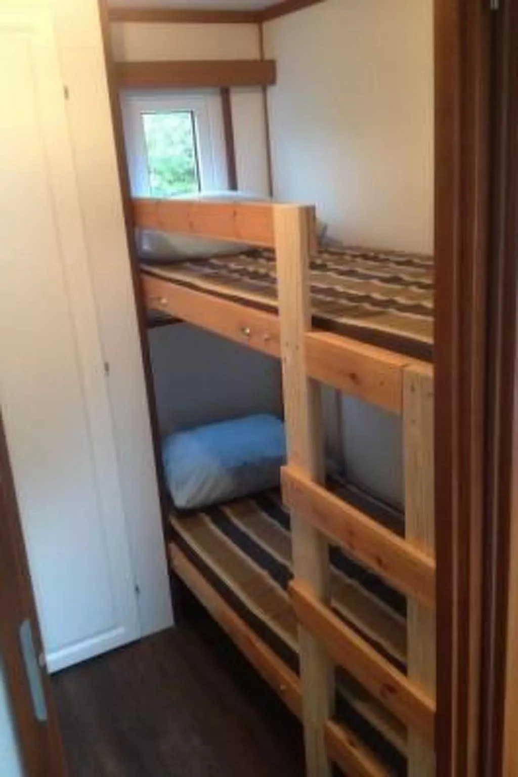 Strandnahes Chalet mit überdachter Veranda-Dedans