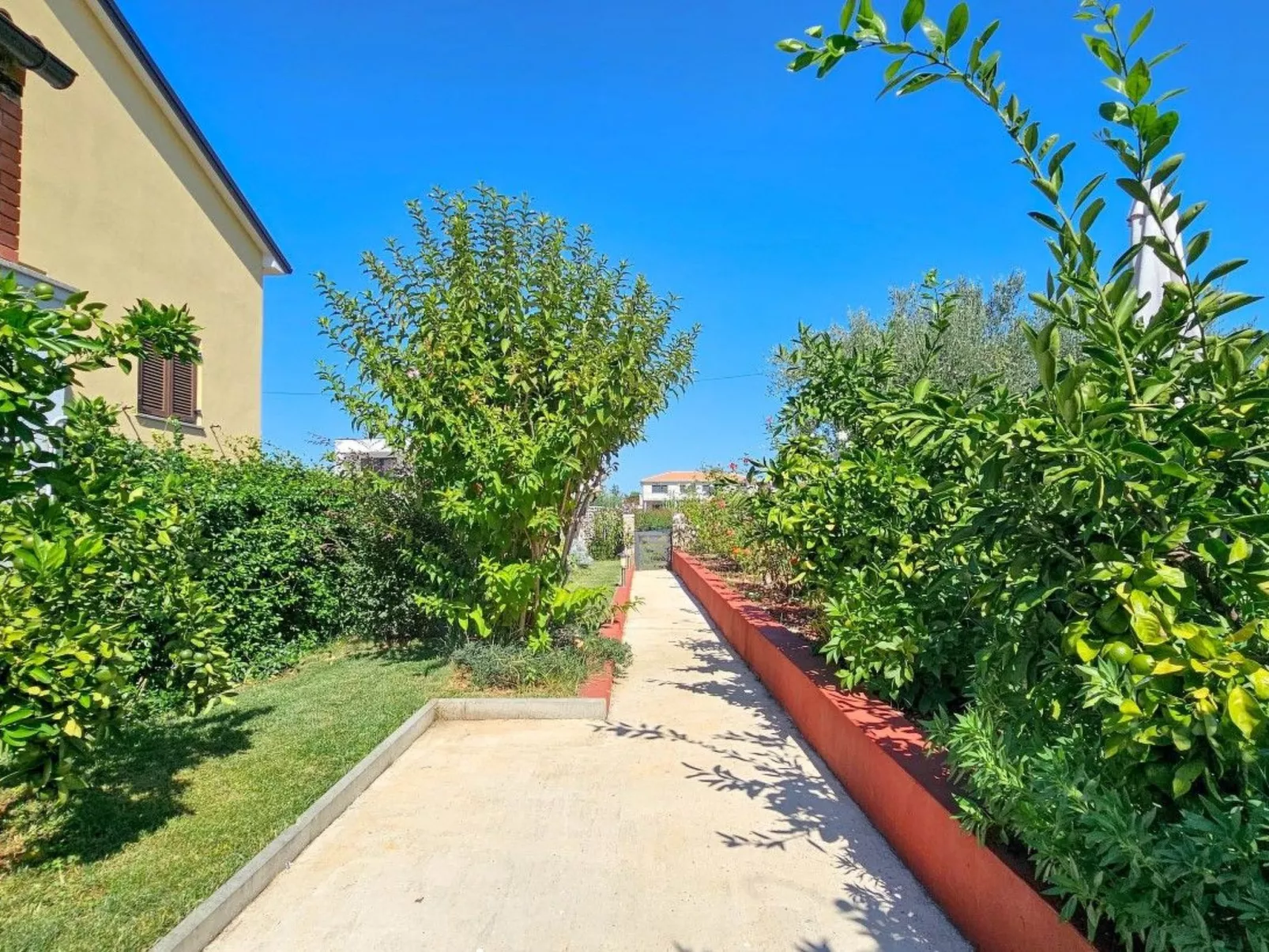 Wohnung für bis zu 6 Personen mit Schwimmbad-Draußen