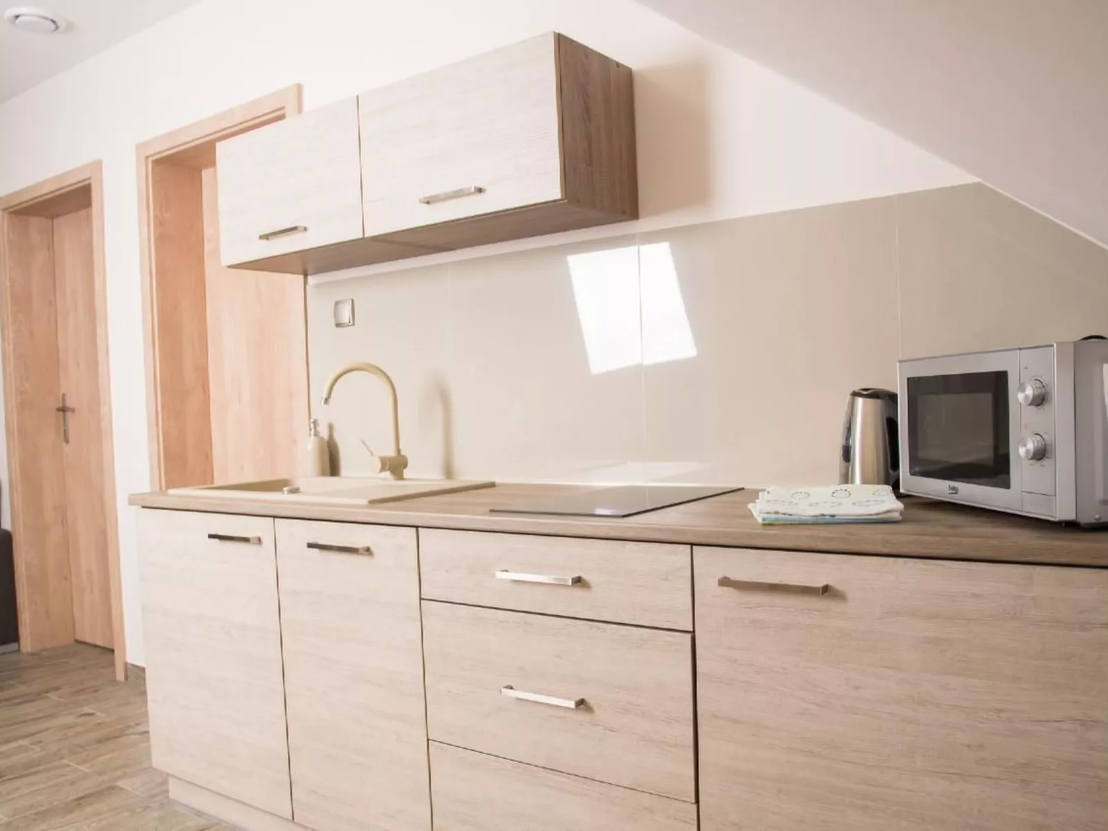 Suite "Suite B" mit Blick auf das Wasser-Image-tags.info