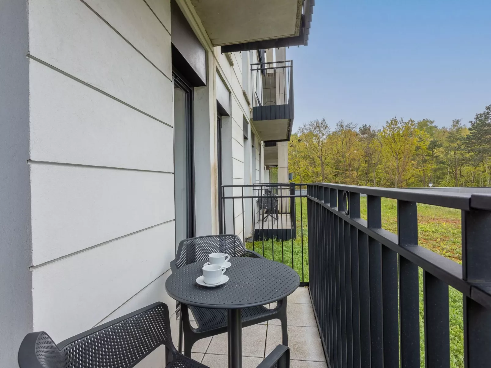 Stilvoll eingerichtete Ferienwohnung am Meer-Image-tags.info