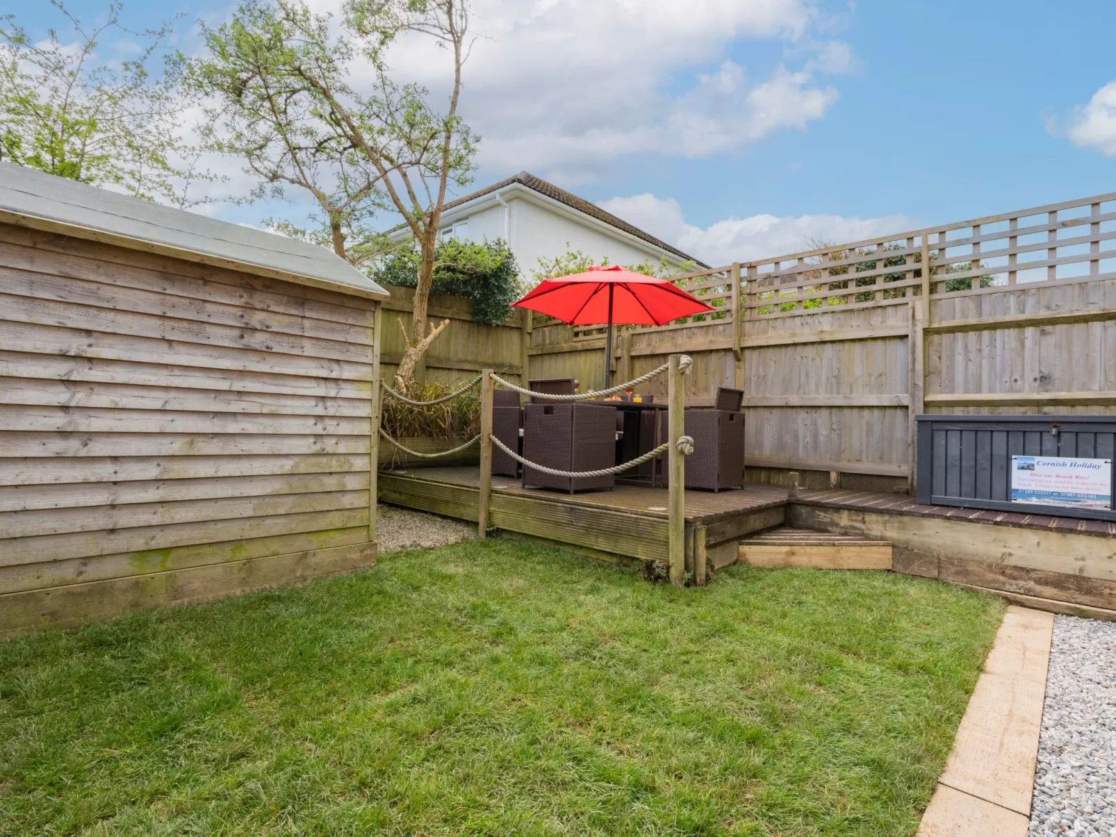 Wiesenanstieg-Draußen