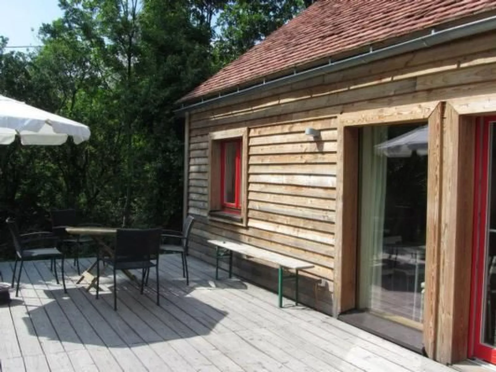 In Gajówka mit Terrasse und Garten-Outside