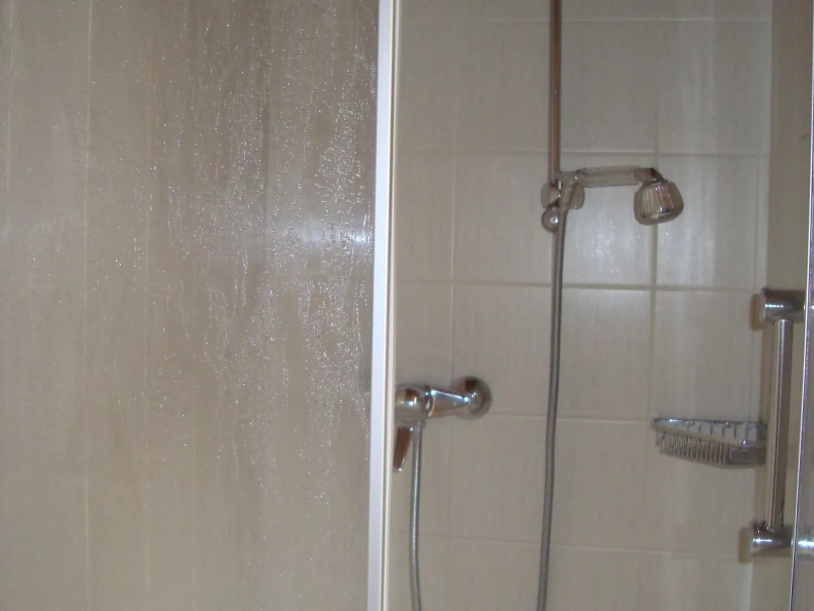 Dachgeschosswohnung mit toller Aussicht vom Balkon-Drinnen