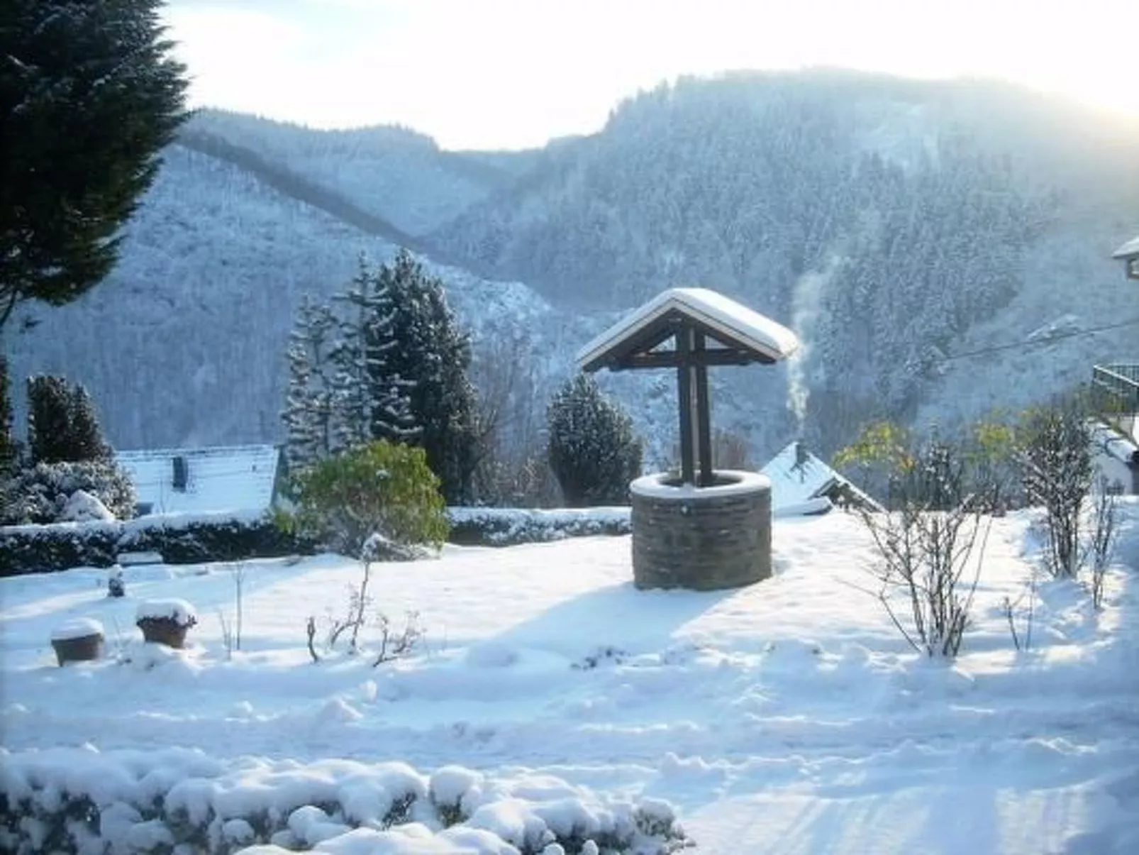 In Waldbreitbach mit Whirlpool-Drinnen