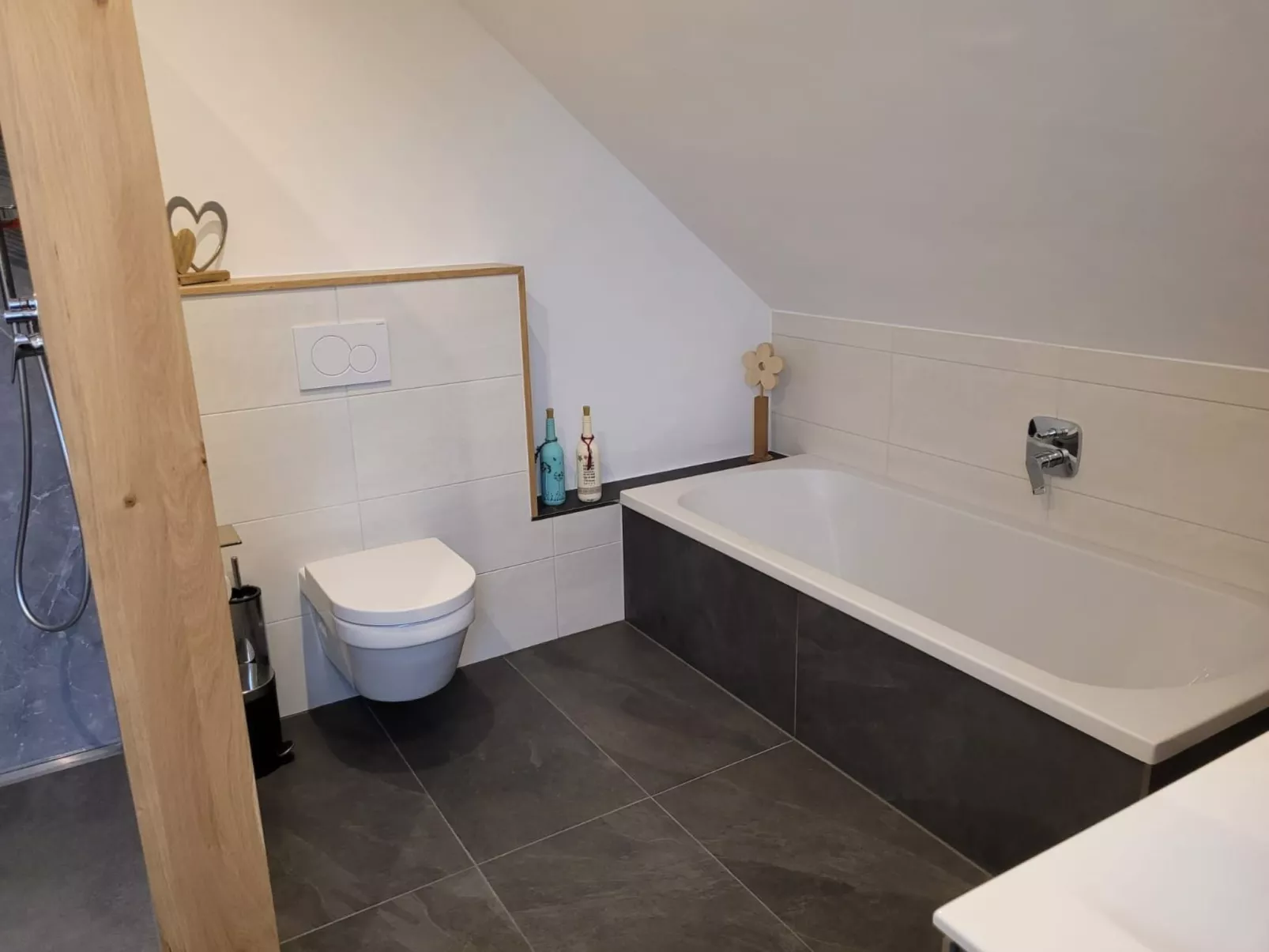 Appartement mit Balkon-Drinnen