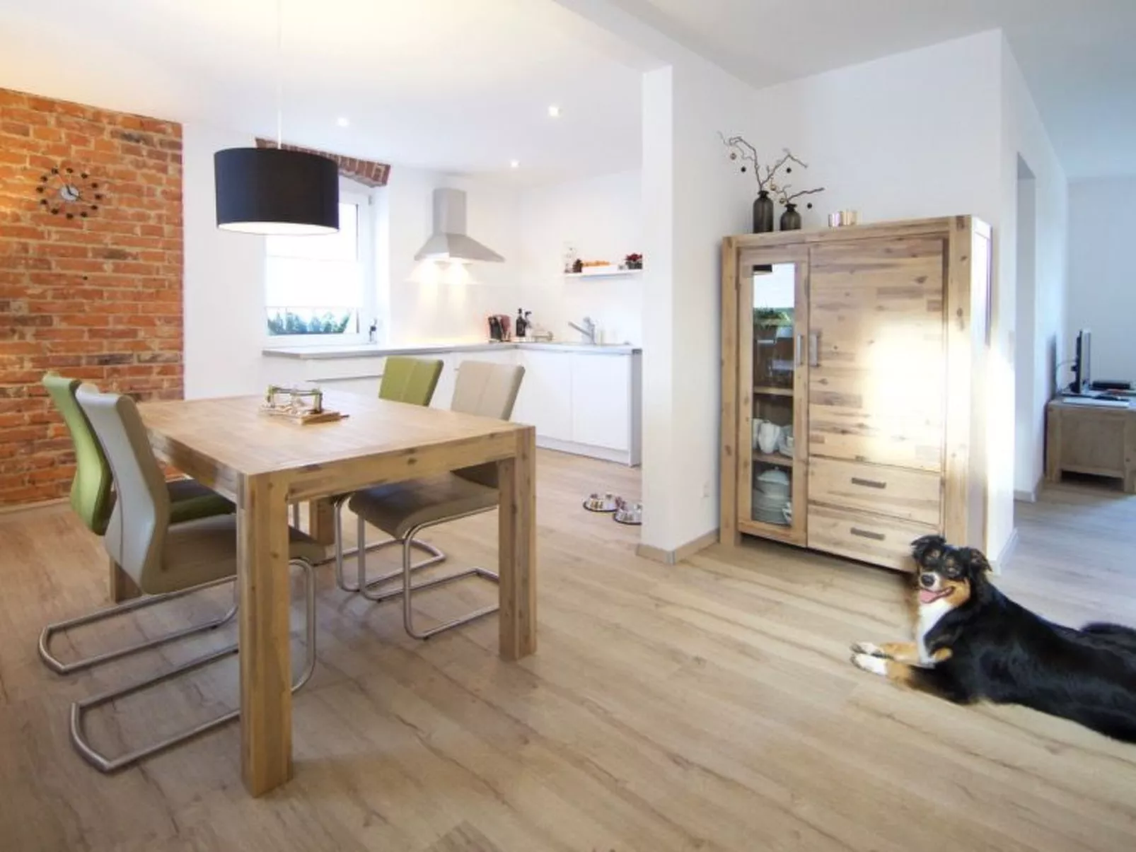 Helle und moderne Ferienwohnung mit Terrasse-Inside