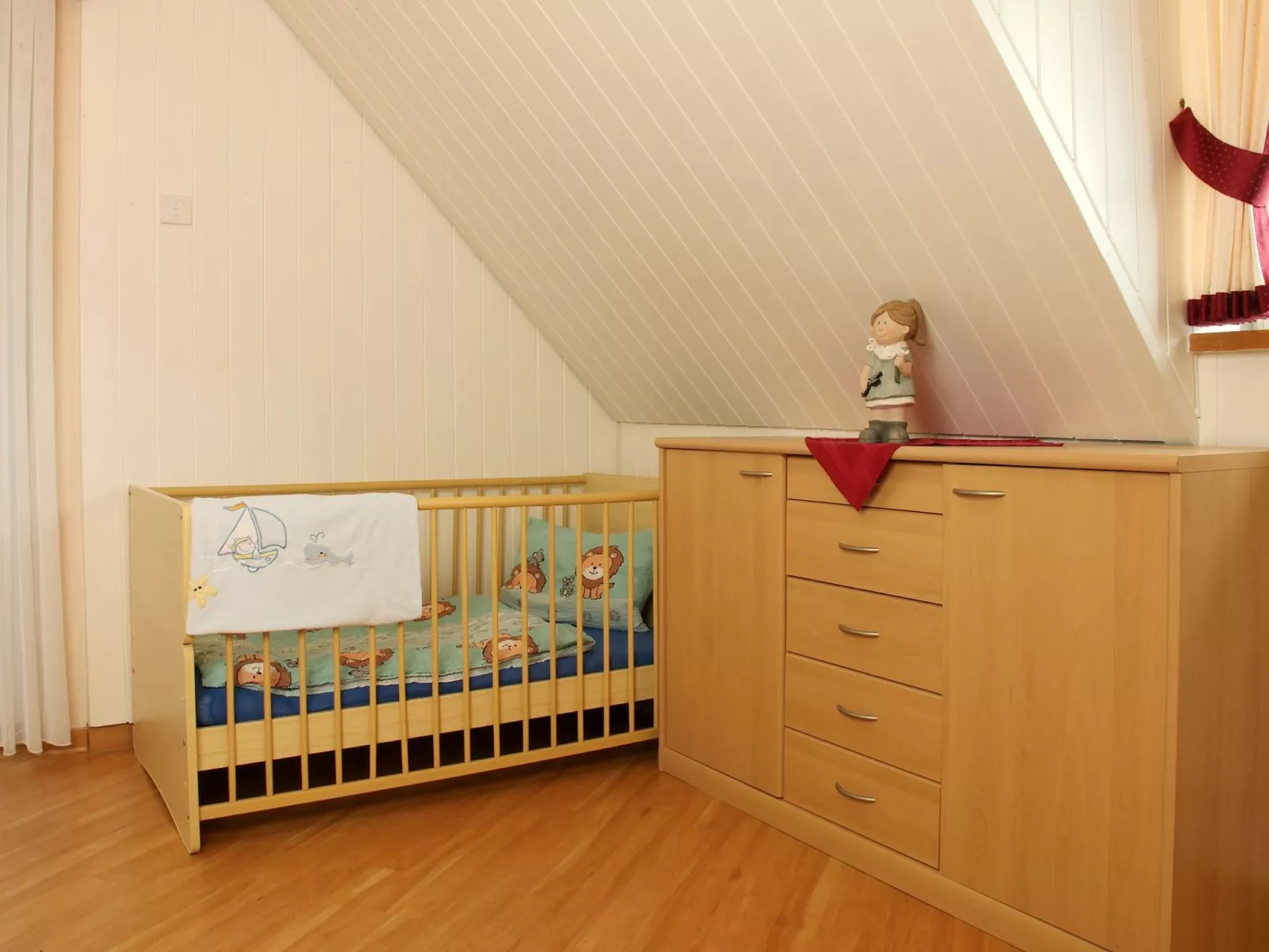 Komfortable Ferienwohnung mit großem Balkon-Drinnen