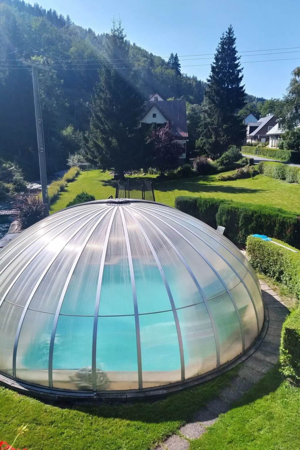 Mit solarbeheiztem Außenpool und Sauna-Inside