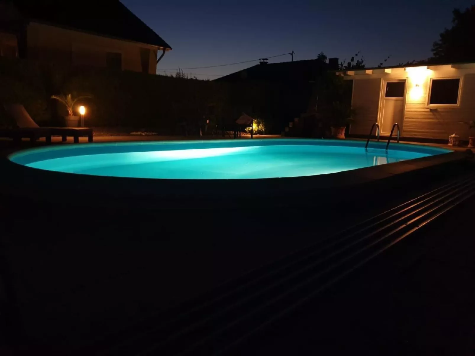 Sandra´s Ferienwohnung mit Pool-Dehors