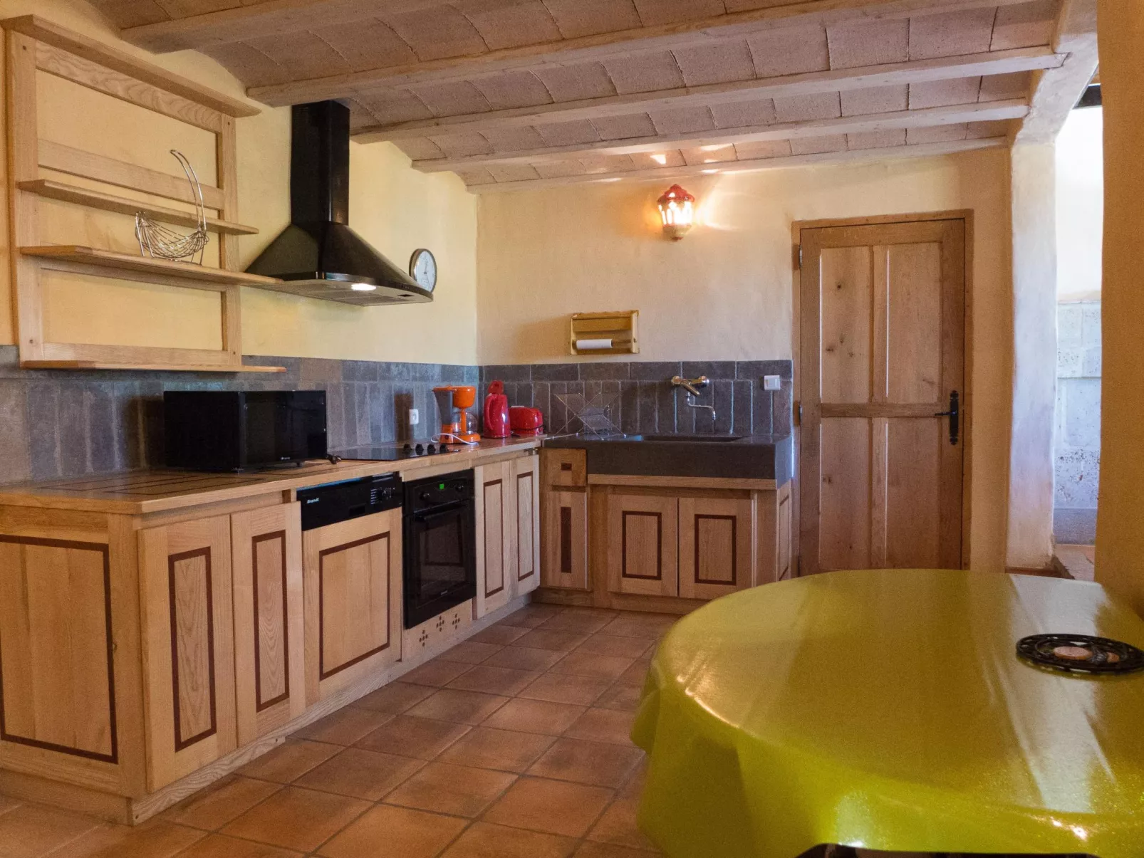 Komfortables Ferienhaus mit Privatpool-Inside